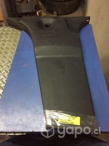 Tapiz cubre pilar central inf izq Ssangyong Actyon