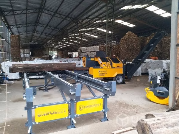 Procesador de leña con sierra circular Titan 40/20