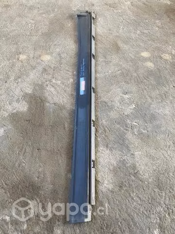 Moldura exter cubre zocalo izq Ford Explorer 2014