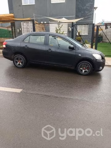 Toyota yaris 2014
