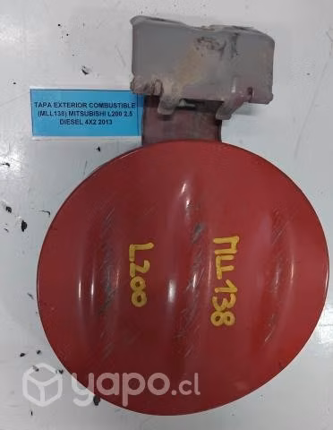 Tapa Exterior Combustible (MLL138) Mitsubishi L200