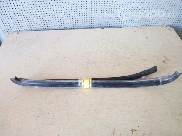 Moldura lame vidrio tras izq Ford Ranger Tailandes