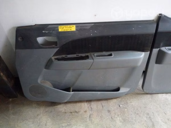 Tapiz puerta delantera der Ford Ranger Tailandesa