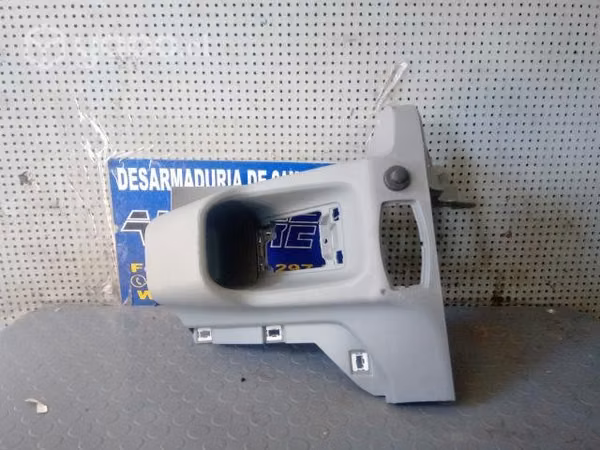 Tapa inferior izquierda tablero Ford Transit 2017-