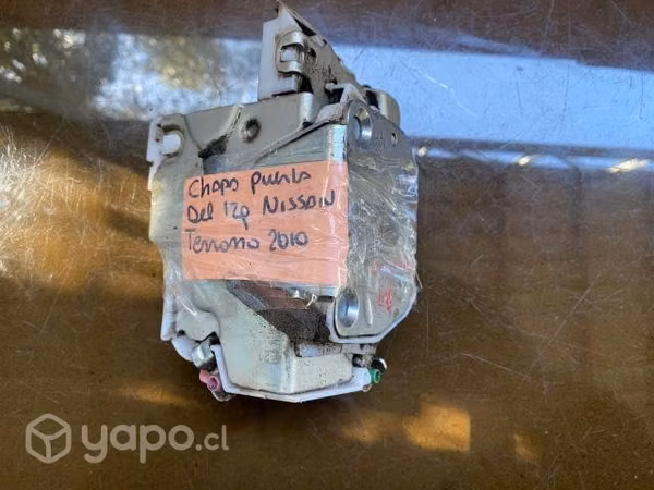 Chapa puerta delantera izq Nissan Terrano 2010