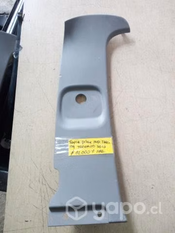 Tapiz cubre pilar trasero sup izq Nissan Terrano