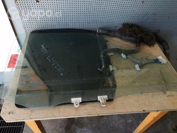 Vidrio Puerta delantera derecha Nissan Terrano