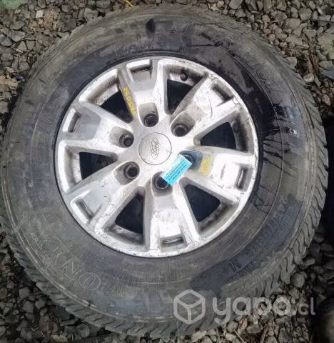 Llanta Aluminio Detalle Con Neumático Ford Ranger