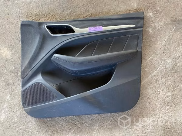 Tapiz puerta delantera derecha MG ZS 2019