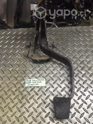 Pedal freno Mitsubishi Montero Sport 1998 al 2011