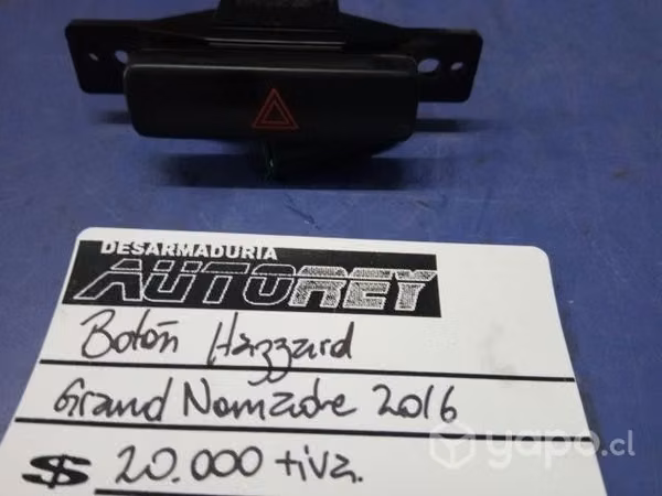 Boton Hazard Suzuki Grand Nomade 2016