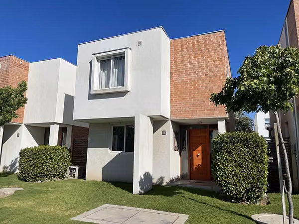 Casa SE ARRIENDAN CASAS DE 2 PISOS EN CONDOMINIO (CÓD. 371)