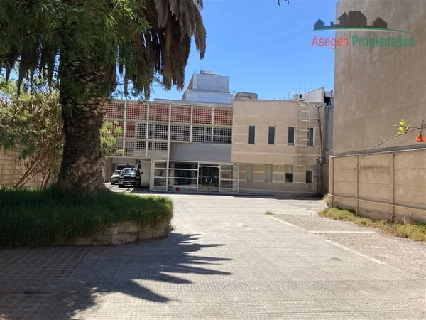 LOCAL COMERCIAL Apto para instituciones financieras, publicas u otros en arriendo