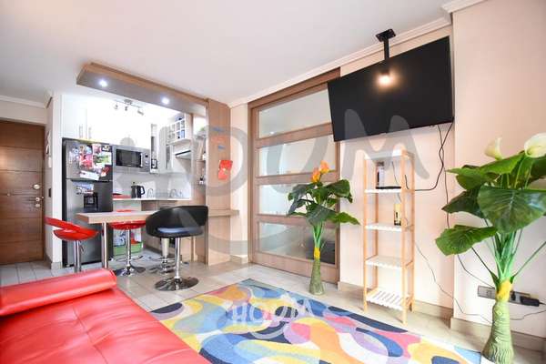 Departamento en Avenida María Rozas Velásquez