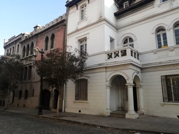CASA Hurtado Rodriguez/ Huerfanos