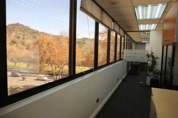 OFICINA Nueva de Lyon/ Av Providencia
