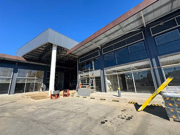 ARRIENDO LOCAL COMERCIAL EN STRIP CENTER CURAUMA