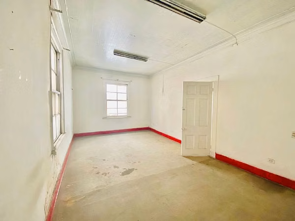 ARRIENDO OFICINA 455 MT2 REMODELADA CALLE BLANCO V