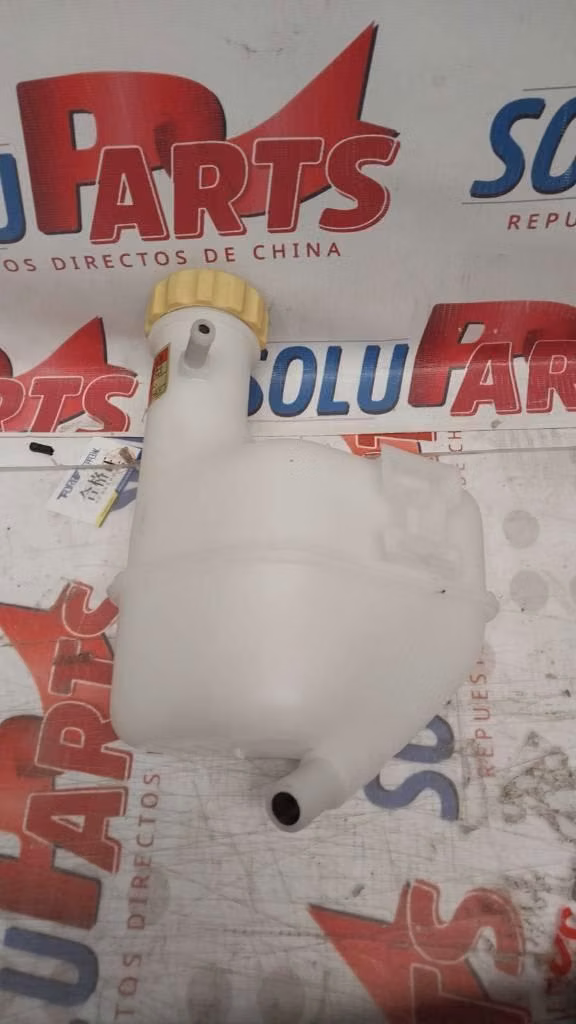 DEPOSITO DE AGUA PARA CHERY IQ 1.1 0.8