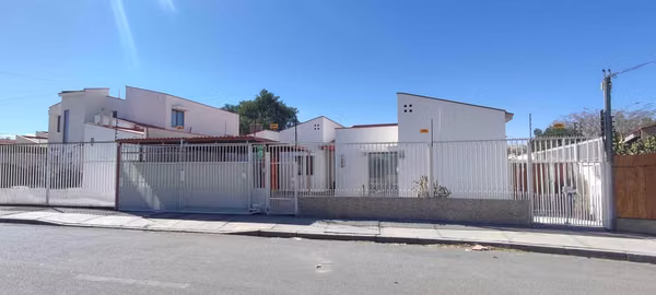 Cómoda Casa en Prestigioso Sector (63078)