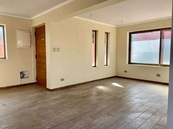 CASA EN VENTA 3Dorm De 3 PISOS Barrio Villaseca (67297)