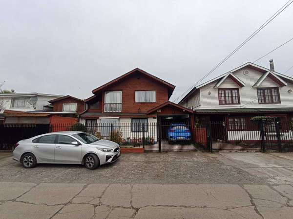 VENTA CASA REMODELADA 5D VILLA AQUELARRE (68198)