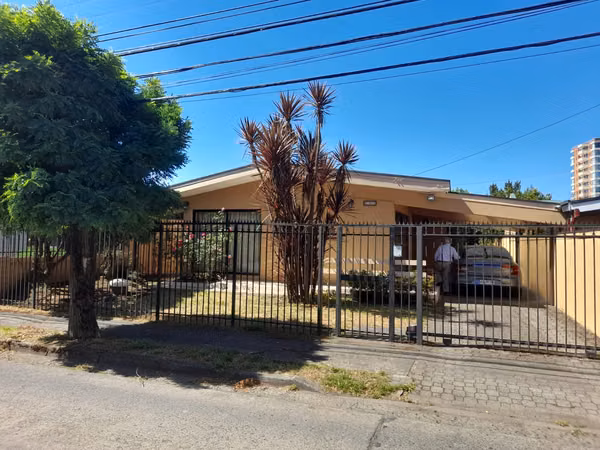 Se Vende Propiedad Apta Para Oficina, Clínica, Habitacional.
