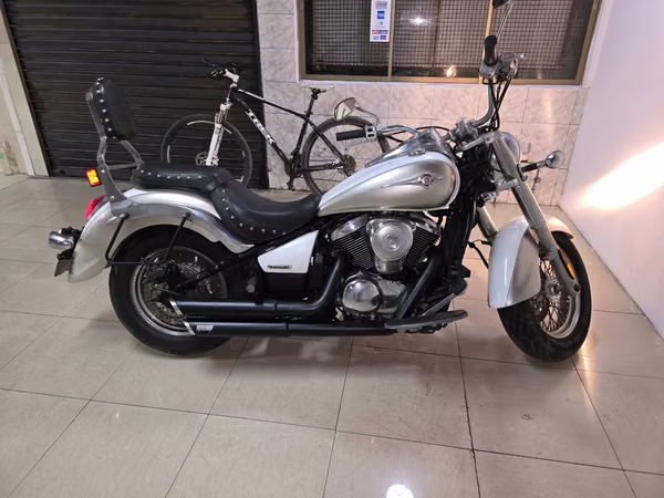 VENDO PRECIOSA MOTO, MARCA KAWASAKI, AÑO 2008,  900CC,
