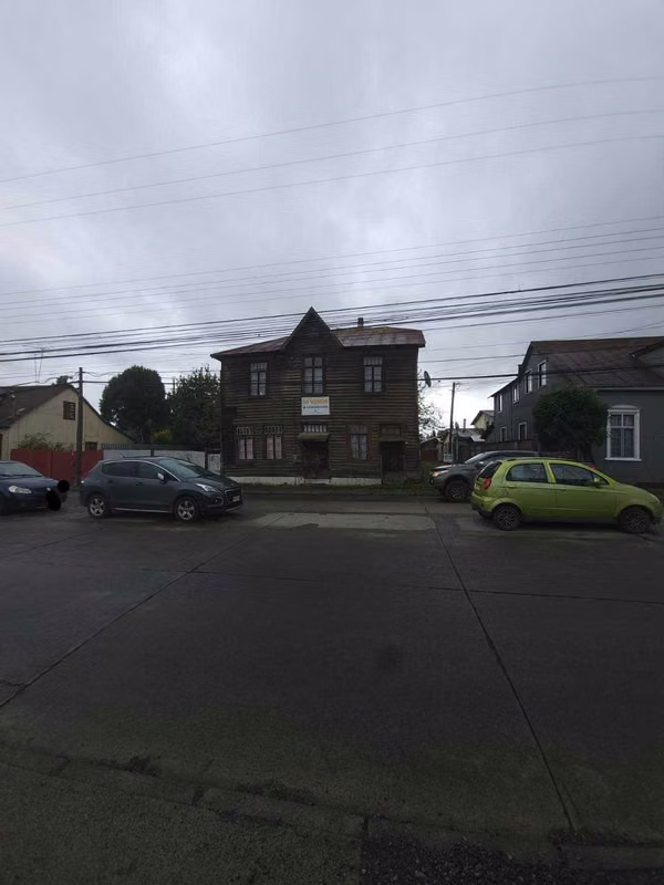 SE UBICA EN SECTOR RESIDENCIAL  (71382)