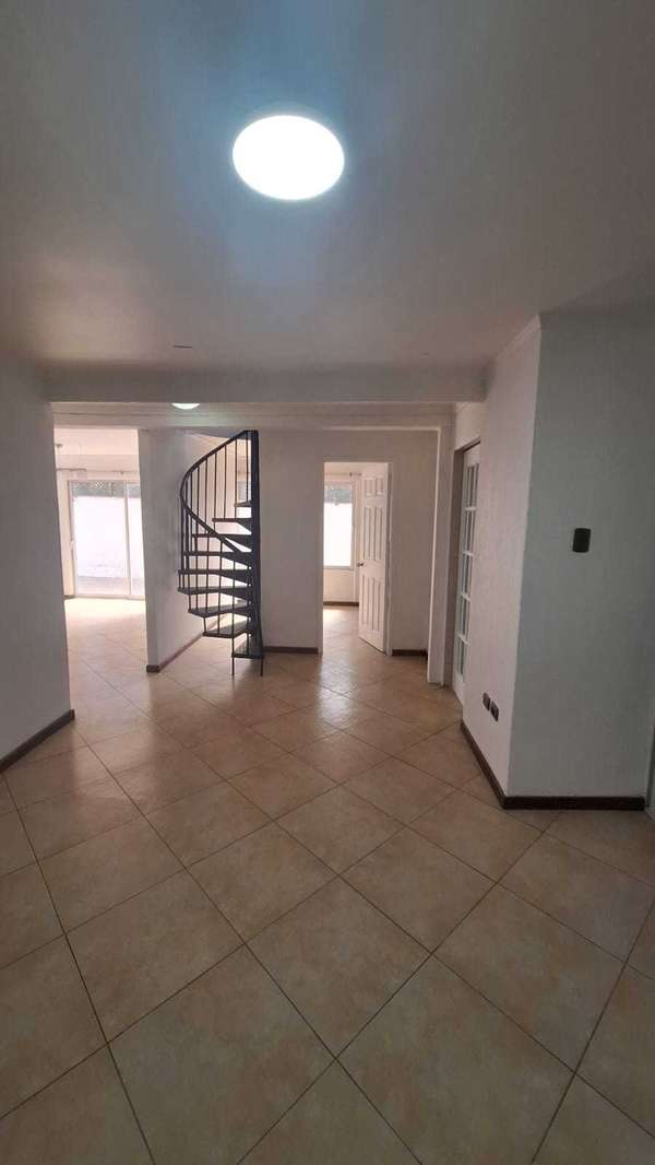 Se vende acogedora casa en Limache  (74569)