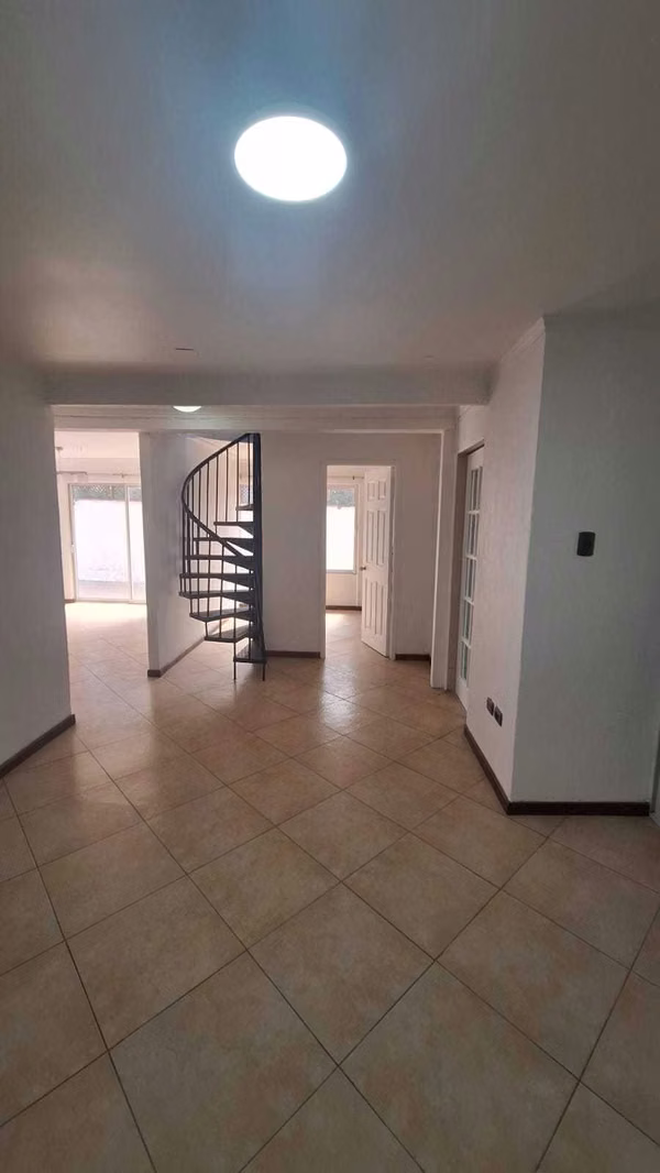 Se vende acogedora casa en Limache  (74569)