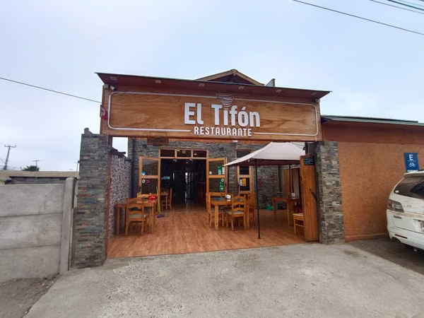 Se vende emblemático restaurante  (74412)