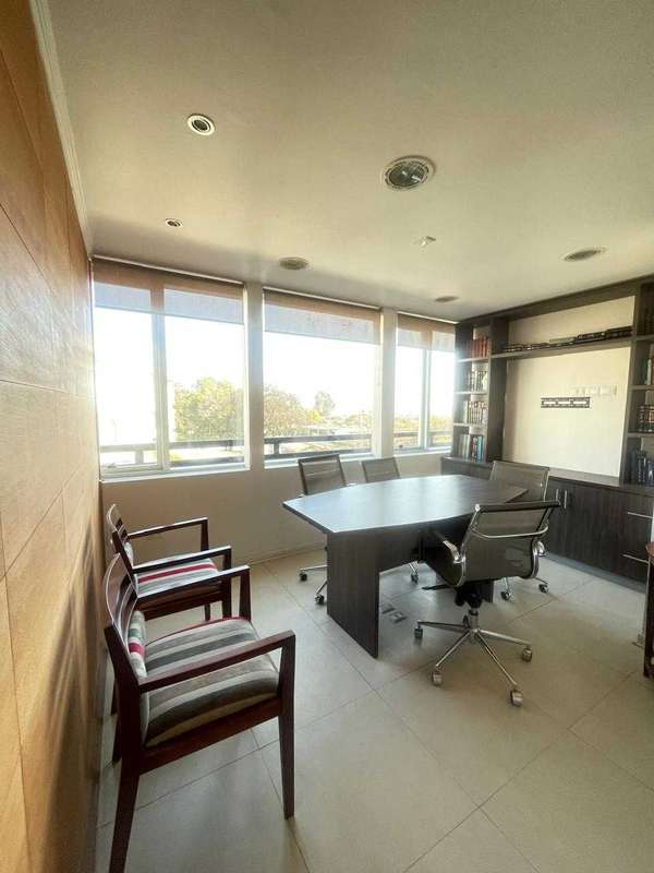 Venta Oficina en excelente sector E.Vita (76035)