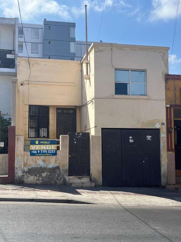 Casa, Calle Juan Jose latorre con Avenida Argentina