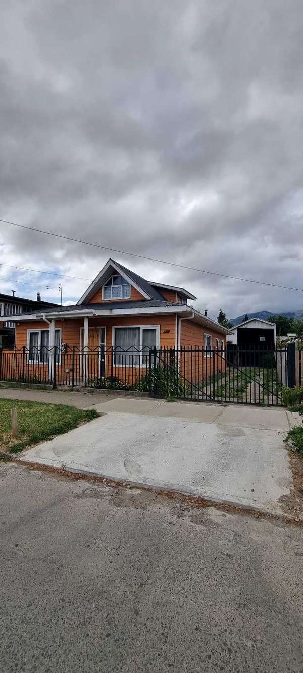 Inversión sector céntrico Coyhaique 625m2  (82086)