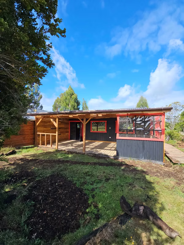 Amplia casa en venta en Parcela (82309)