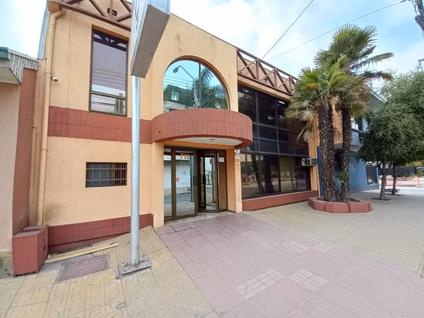 ARRIENDO AMPLIA OFICINA EN CURICÓ