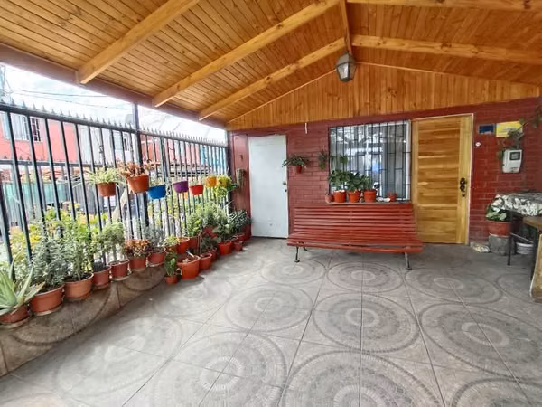 Venta de casa 4D+2B+1E en Villa Portales  (Maipú)
