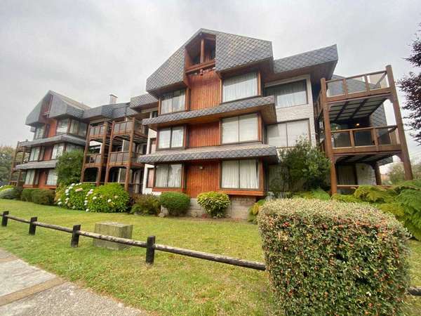 VENDO AMPLIO DEPARTAMENTO DUPLEX PUCON (90988)