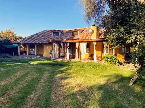 Casa En Venta De 4 Dorm. En Peñaflor