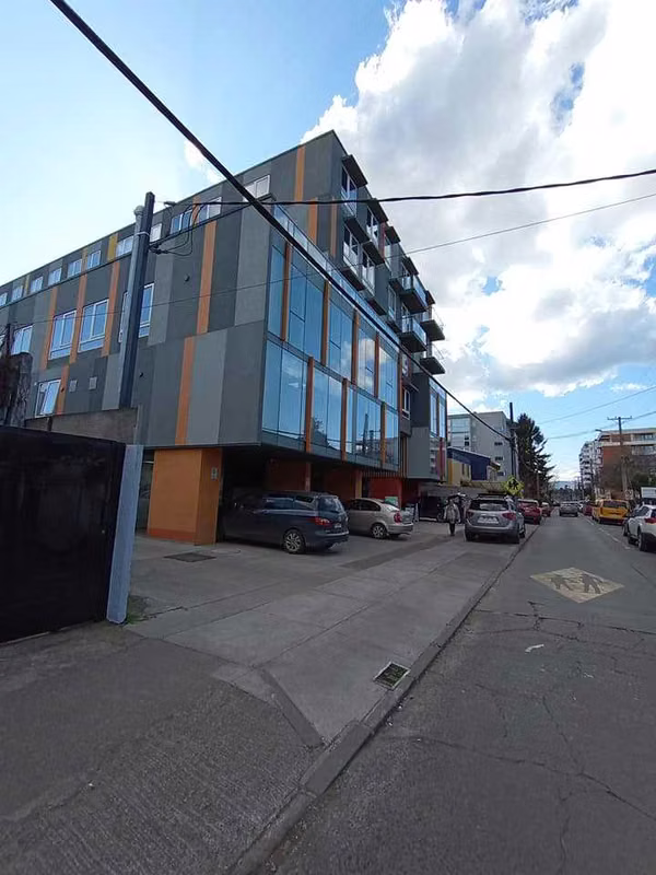 SE VENDE OFICINA CALLE TRIZANO (98012)
