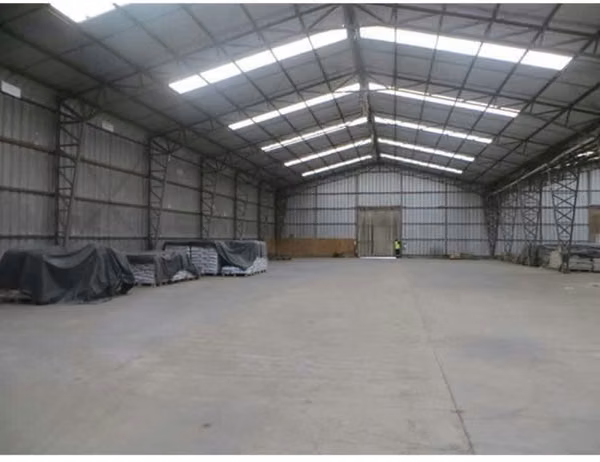 VENTA BODEGA 2.900 MT2 CAYUMAPU VALDIVIA