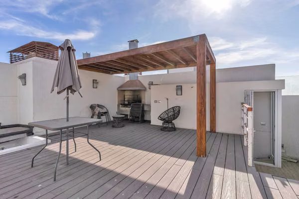 Duplex Amoblado en Venta 2D/2B/Est  (101292)