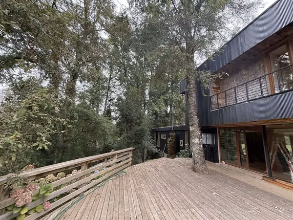 Casa En Venta De 4 Dorm. En Pucón Condominio Canto Del Lago