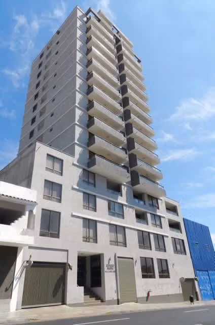 VENTA DEPTO. 2 DORMITORIO EDIFICIO MATTA PLENO CENTRO