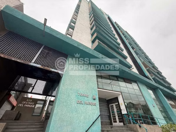 VENDE DEPARTAMENTO EN EDIFICIO TORRE DEL PARQUE