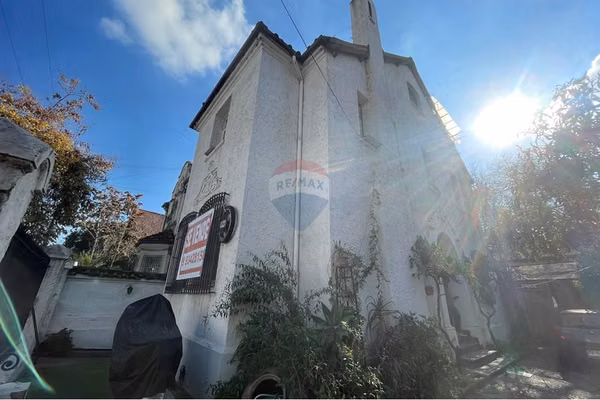 Casona estilo neocolonial en providencia