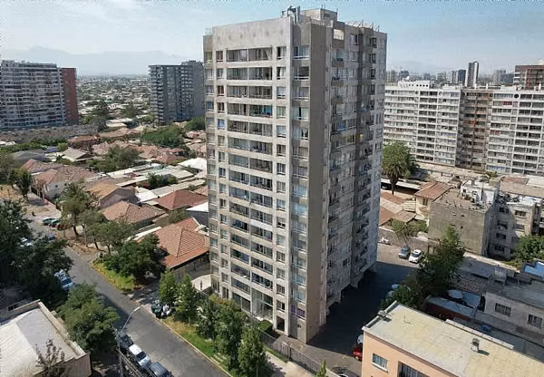 VARGAS BUSTON 1082 A PASOS DE GRAN AVENIDA