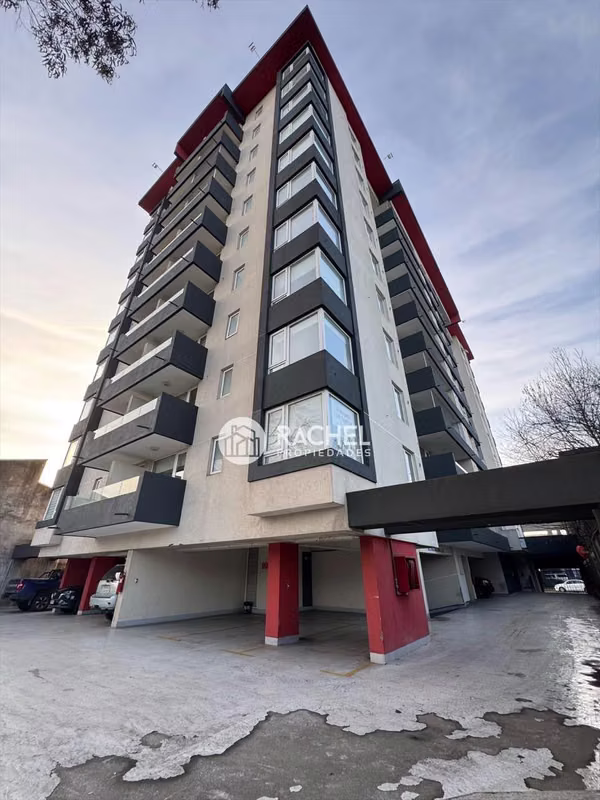 EN VENTA LUMINOSO DEPARTAMENTO EDIFICIO SAN MARTIN