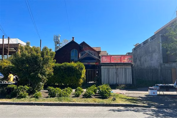 Pucón - hostal en venta